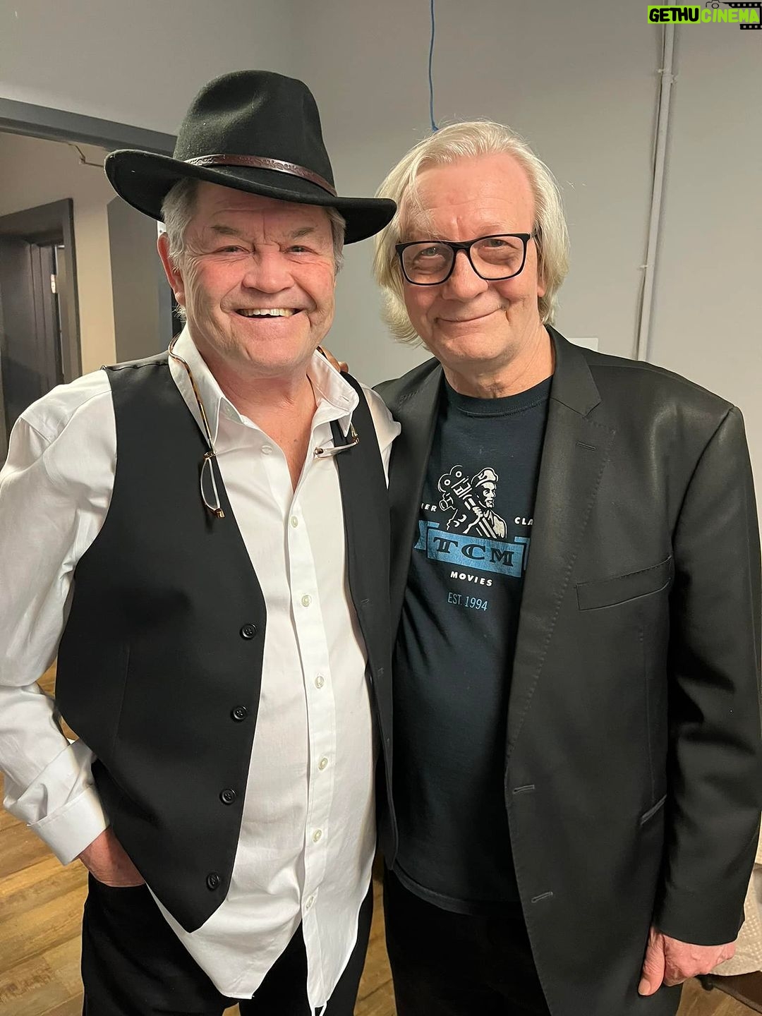 Micky Dolenz Instagram - Great seeing my friends Jim Kerr and David Salidor at my show in Ridgefield, CT tonight! @jimkerrnyc #jimkerr #davidsalidor @davidsalidor #mickydolenz @q1043
