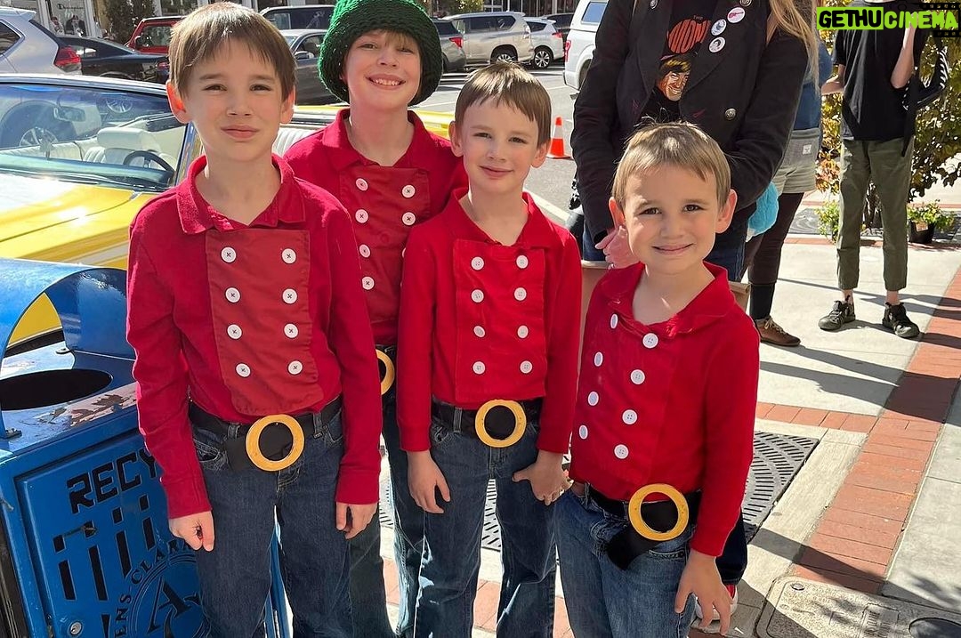 Micky Dolenz Instagram - Great day in GA! Micky Dolenz being presented the key to Athens by members of REM, Micheal Stipe, Peter Buck and Bill Berry. @rem #rem #mickydolenz #mickydolenzsingsrem #athensga @7arecords @michaelstipe Wuxtry Records-Athens