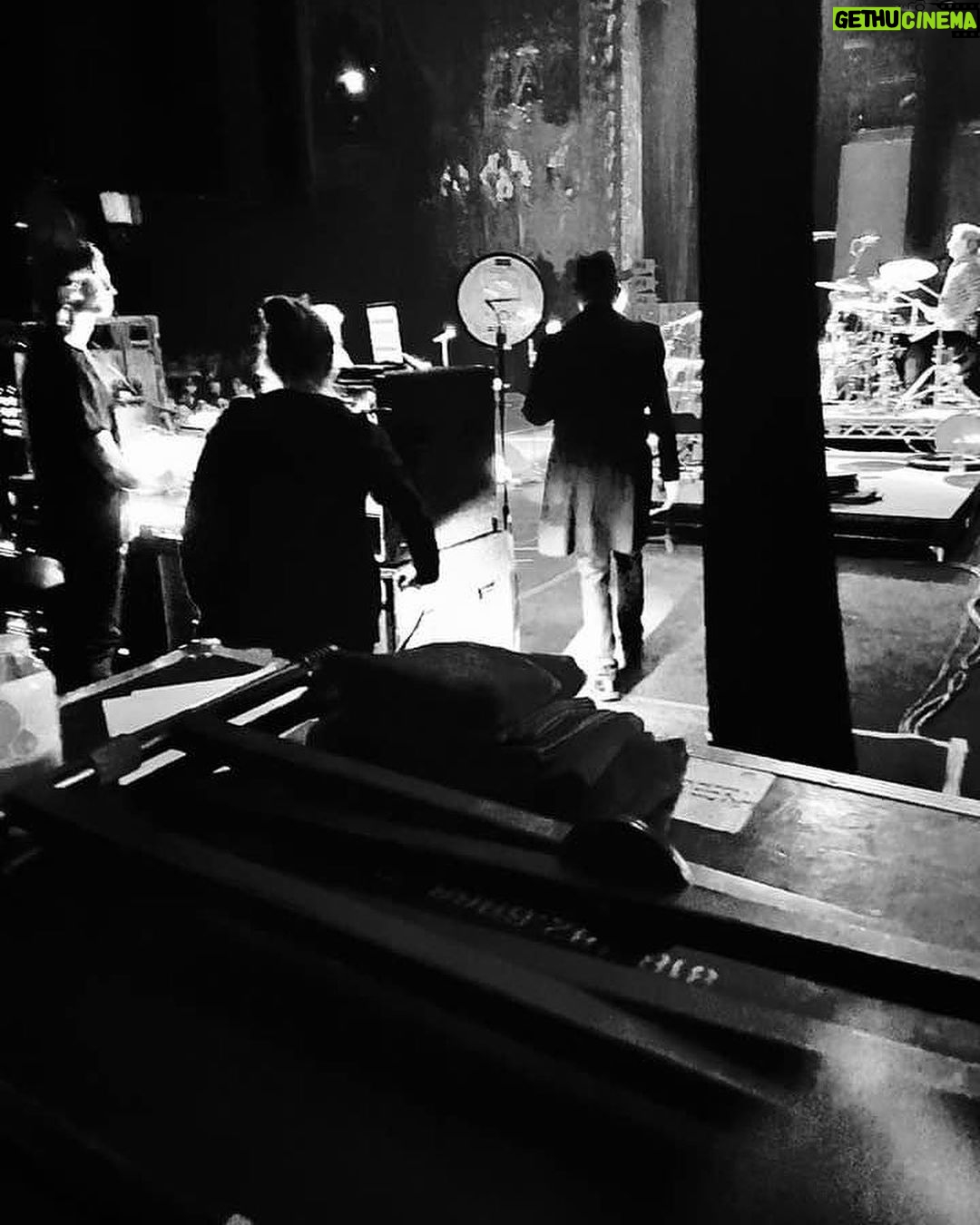 Micky Dolenz Instagram - We finished the “Headquarters” and Micky’s Tribute to the Monkees on 9/22 at The Ace Theatre in Los Angeles. Thanks to everyone who came out and made these shows so special! @themonkees #headquarters #mickydolenzcelebratesthemonkees photos by JaneBlunkell @mangoandetta