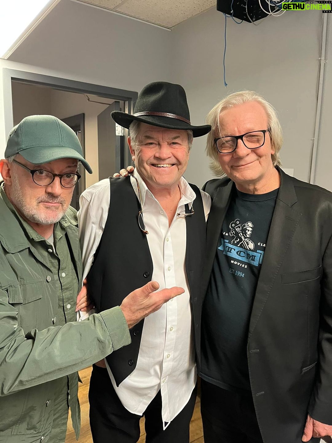Micky Dolenz Instagram - Great seeing my friends Jim Kerr and David Salidor at my show in Ridgefield, CT tonight! @jimkerrnyc #jimkerr #davidsalidor @davidsalidor #mickydolenz @q1043