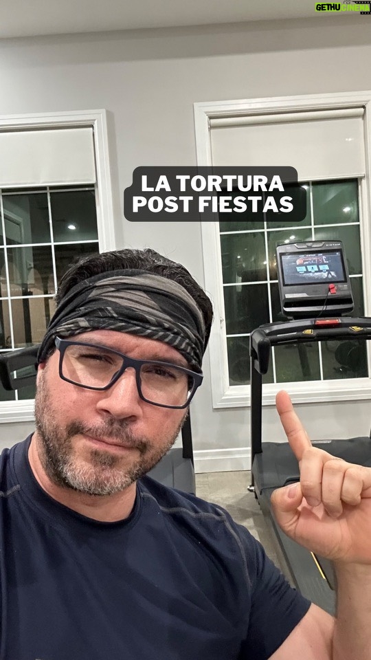 Miguel Augusto Rodríguez - 371 Likes - Arranca el año y de seguro tenemos varios propósitos que queremos realizar, acá va una de ellos, no nos sintamos mal por no alcanzarlo a la primera ya que su origen era más castigo que otra cosa. Un día a la vez 🤘🏼 @culturizando #TreadmillTransformation #FitnessEvolution #FromPunishmentToExercise #IronyOfHistory #AerobicsRevolution #FitnessJourney
#WorkoutHistory #HealthyLiving #TransformationTuesday
#FunFactFitness #entreparéntesis