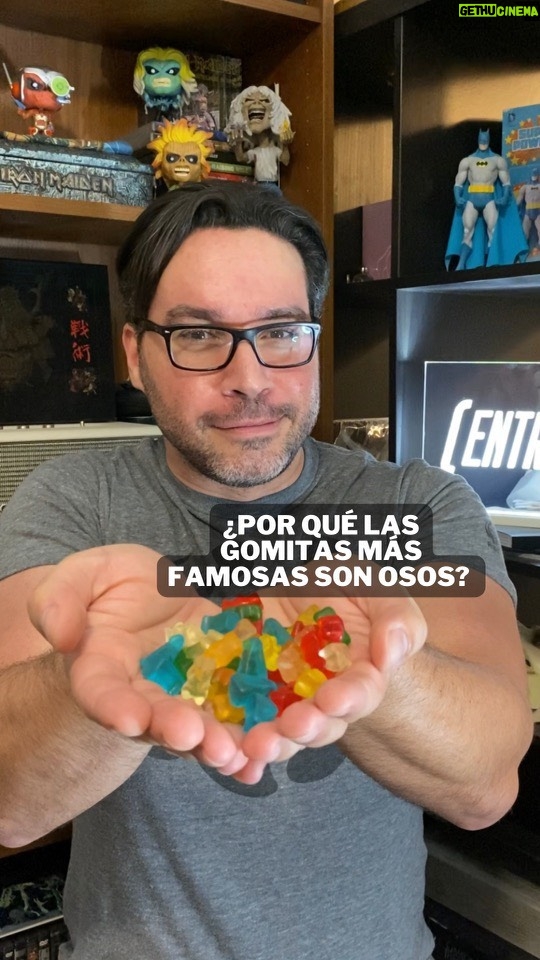 Miguel Augusto Rodríguez Instagram - ¿En algún momento te has preguntado por qué la gomita más famosa tiene forma de oso? Acá te lo explico junto a @culturizando ; por muy simple que parezca nos encanta saber el origen de las cosas. #entreparéntesis #haribogummybears #gummybears #trivia #curiosidades #culturapop Haribo Bonn