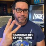 Miguel Augusto Rodríguez Instagram - ¿Alguna vez te has preguntado por qué ante un suceso nos quedamos paralizados o no intervenimos? Lo conocemos como Síndrome del Espectador, acá te lo explico junto a @culturizando #entreparéntesis #sesgoscognitivos #sindromedelespectador #cultura #culturageneral #sociedad #culturizando Todo esta en la mente