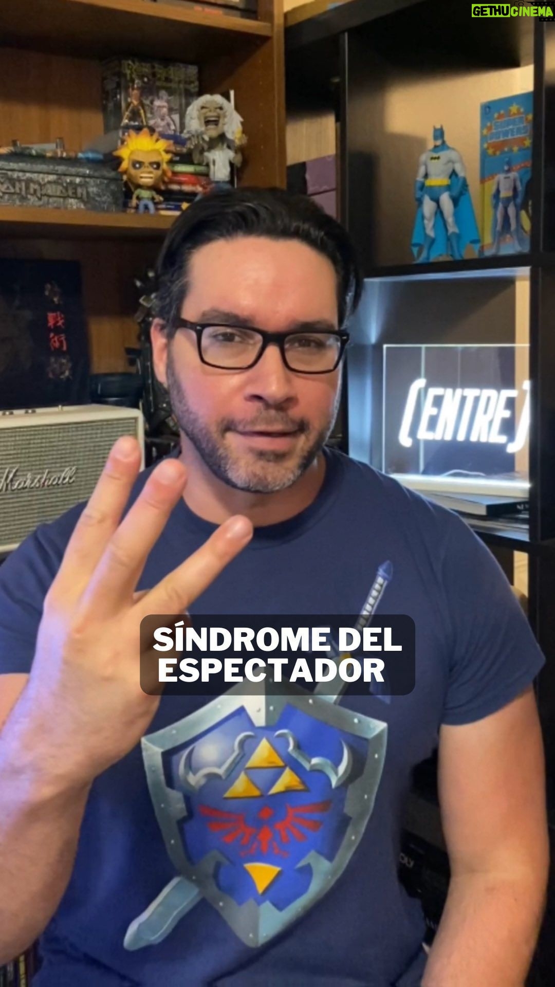 Miguel Augusto Rodríguez - 456 Likes - ¿Alguna vez te has preguntado por qué ante un suceso nos quedamos paralizados o no intervenimos? Lo conocemos como Síndrome del Espectador, acá te lo explico junto a @culturizando
#entreparéntesis #sesgoscognitivos #sindromedelespectador #cultura #culturageneral #sociedad #culturizando