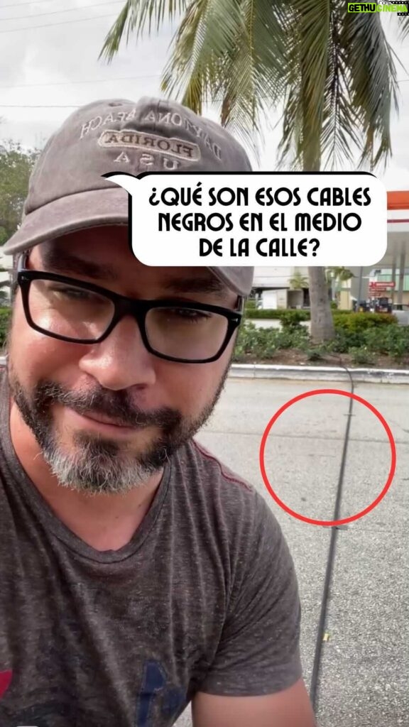 Miguel Augusto Rodríguez Instagram - ¿Alguna vez te has preguntado qué son esos cables negros que están en el medio de la calle? Hoy @MiguelAugusto20 nos comparte una nueva entrega de #EntreParéntesis en donde nos cuenta de qué se trata.
