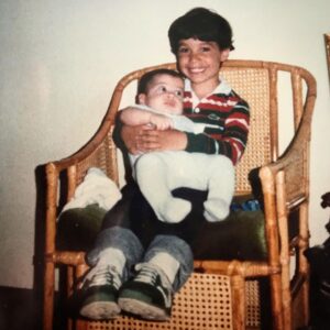 Miguel Augusto Rodríguez Instagram - Yup! That’s me! Y en mis brazos mi amado hermano, compañero eterno, el primero en saberlo todo y darme el mejor consejo. No soy de #tbt ya que las memorias se construyen a diario pero al encontrarme con esto, hay que hacer un alto, un suspiro, una llamada (ya que la distancia física toma su forma en millas de distancia); que maravilla tiene la nostalgia que hace que simples momentos sean tan preciados recuerdos. Love u bro @nandox82 ya en el mes de tu cumple🤘🏼🔥🤖