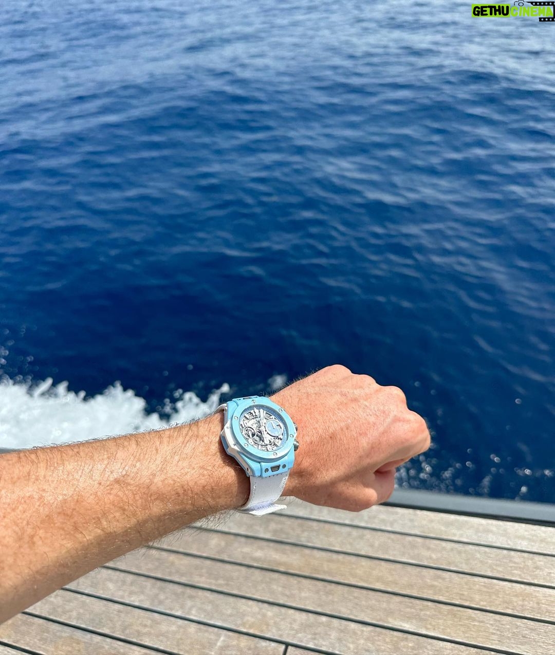 Miguel Bernardeau Instagram - Perfect timing, awesome people 🙏🏽 @hublot #hublotlovessummer #ad Styled by: @pdepau_
