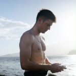 Miguel Bernardeau Instagram - Nuevas profundidades con @biotherm Gracias @miguel_apnea por llevarme a conocer ese azul profundo y a @studio.bruma por capturarlo con tanto arte. #biotherm #livebybluebeauty #biothermhomme #publi