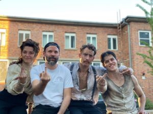 Miguel Bernardeau Instagram - @baranboodar @ollivier_mathilde @jonasbloquet  Happy fam