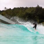 Miguel Bernardeau Instagram – Gracias @wavegarden_official, este es un lugar para soñar, que locura, creo que todo el que disfrute del surf entenderá que pedir el tipo de ola que quieras, cuando y cuentas quieras es algo único. Compartirlo con @aritz_aranburu @gorkagurdi y @thefrogeye ya ni te cuento. No tengo palabras para explicar lo que disfruto cada vez que vengo, lo digo muy enserio, mucho.
📸: @gorkagurdi