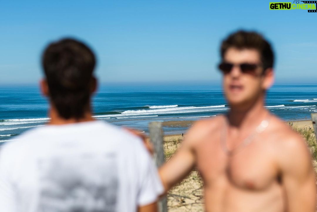 Miguel Bernardeau Instagram - Les Landes avec @aritz_aranburu @thefrogeye Merci beaucoup @quiksilver_festival @quiksilver for taking care of us!!! 🙏🏽💙 📸: @thefrogeye