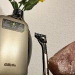 Miguel Cirillo Instagram - Malta, apaixonado como sou pela @gillette_pt como vocês já sabem, apresentaram-me agora a novíssima Gillette Labs e eu estou rendido! A Gillette Labs é uma grande inovação: conta com uma barra exfoliante, garantia vitalícia e ainda um stand magnético para ela ficar bem guardada e com um design que faz com que fique bem em qualquer lugar. #GilletteLabs #BarbearExfoliante #PUB Porto, Portugal