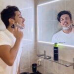 Miguel Cirillo Instagram - A minha rotina diária não fica completa sem a ajuda da @gillette_pt e da minha máquina GILLETTE LABS. Tem uma barra exfoliante que deixa a pele limpa antes da passagem das lâminas e para além disto ainda tem garantia vitalícia !! Percebem o porquê de eu não viver sem a #GilletteLabs ? #BarbearExfoliante #PUB Porto, Portugal