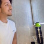 Miguel Cirillo Instagram - A minha rotina diária não fica completa sem a ajuda da @gillette_pt e da minha máquina GILLETTE LABS. Tem uma barra exfoliante que deixa a pele limpa antes da passagem das lâminas e para além disto ainda tem garantia vitalícia !! Percebem o porquê de eu não viver sem a #GilletteLabs ? #BarbearExfoliante #PUB Porto, Portugal