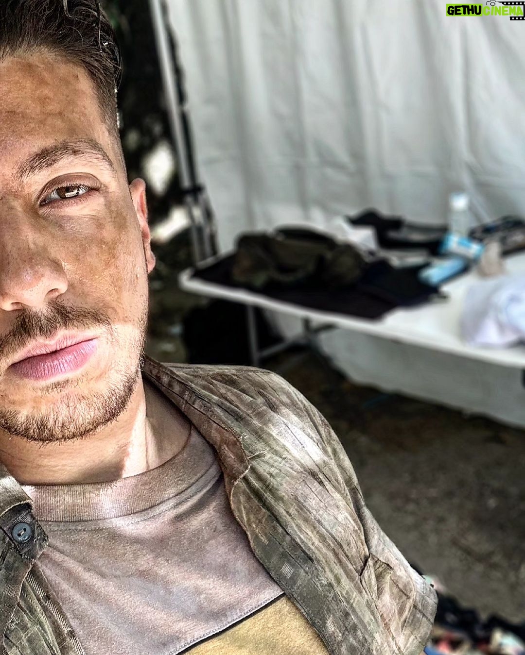 Miguel Cirillo Instagram - " Operación Marea Negra" - Season 3 🔥🔫 @amazon @primevideopt @primevideoes @primevideo @rtppt " Convertido en el intermediario de moda entre América y Europa, la pérdida de un importante cargamento de fentanilo coloca a Nando Barreira en la peor de las situaciones: tener que rendir cuentas a ambas partes. A partir de aquí, Nando emprende una carrera contrarreloj, no sólo para recuperar el crédito perdido ante quienes confiaron en él, sino también para eludir a la policía que le sigue la pista desde hace meses. Una carrera suicida en la que conservar su prestigio y libertad es lo de menos; lo de más es mantenerse vivo. " #BehindTheScenes #series #imdb #amazonprime #OMN #BTS #tvshow Spain