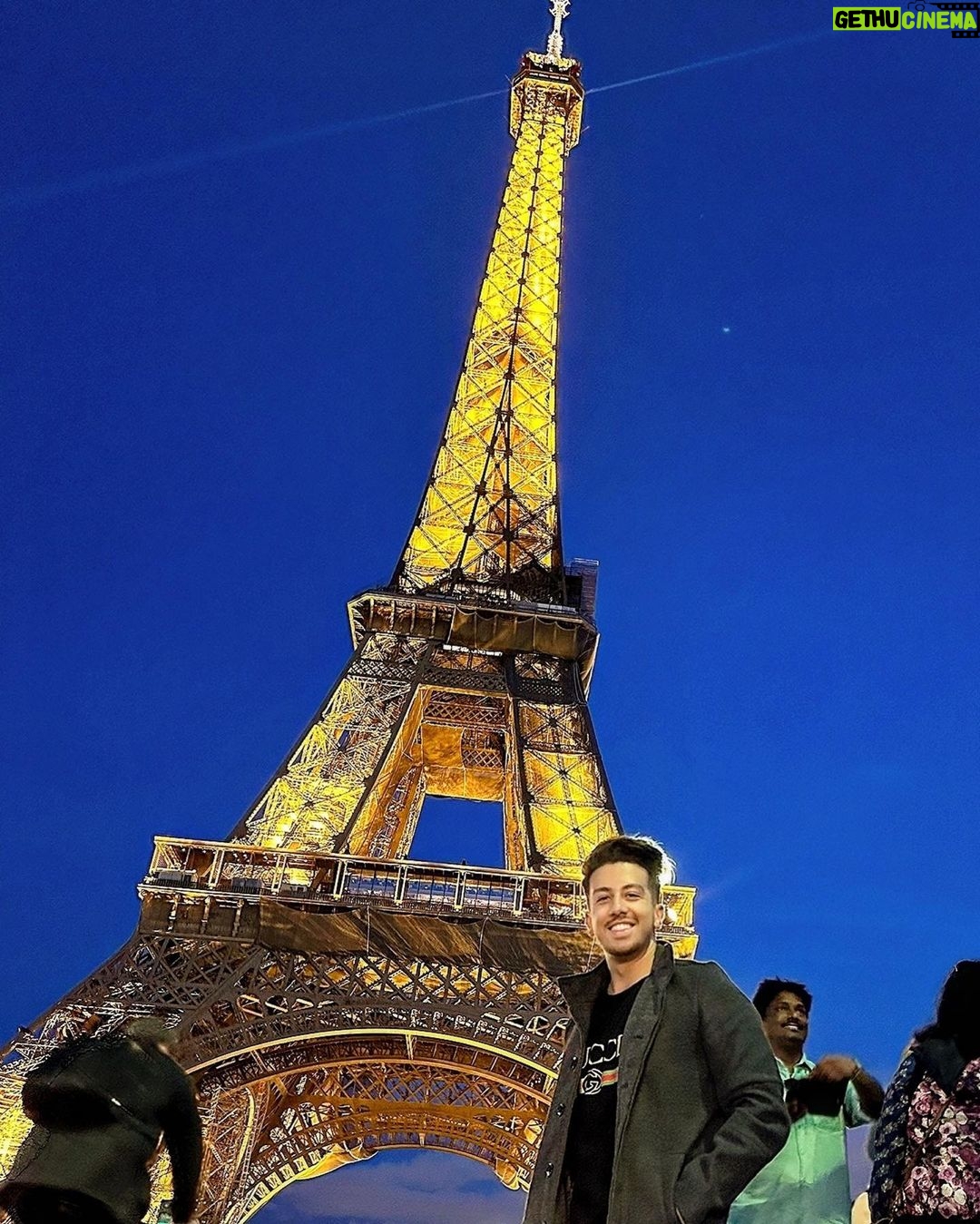 Miguel Cirillo Instagram - Paris ❤️ . . . #paris #france #love #travel #fashion #art #photography #instagood #instagram #s #photooftheday #style #picoftheday #parisjetaime #parisfrance #music #like #europe #parisianstyle #architecture #photo #moda #model #follow #beauty Paris, France