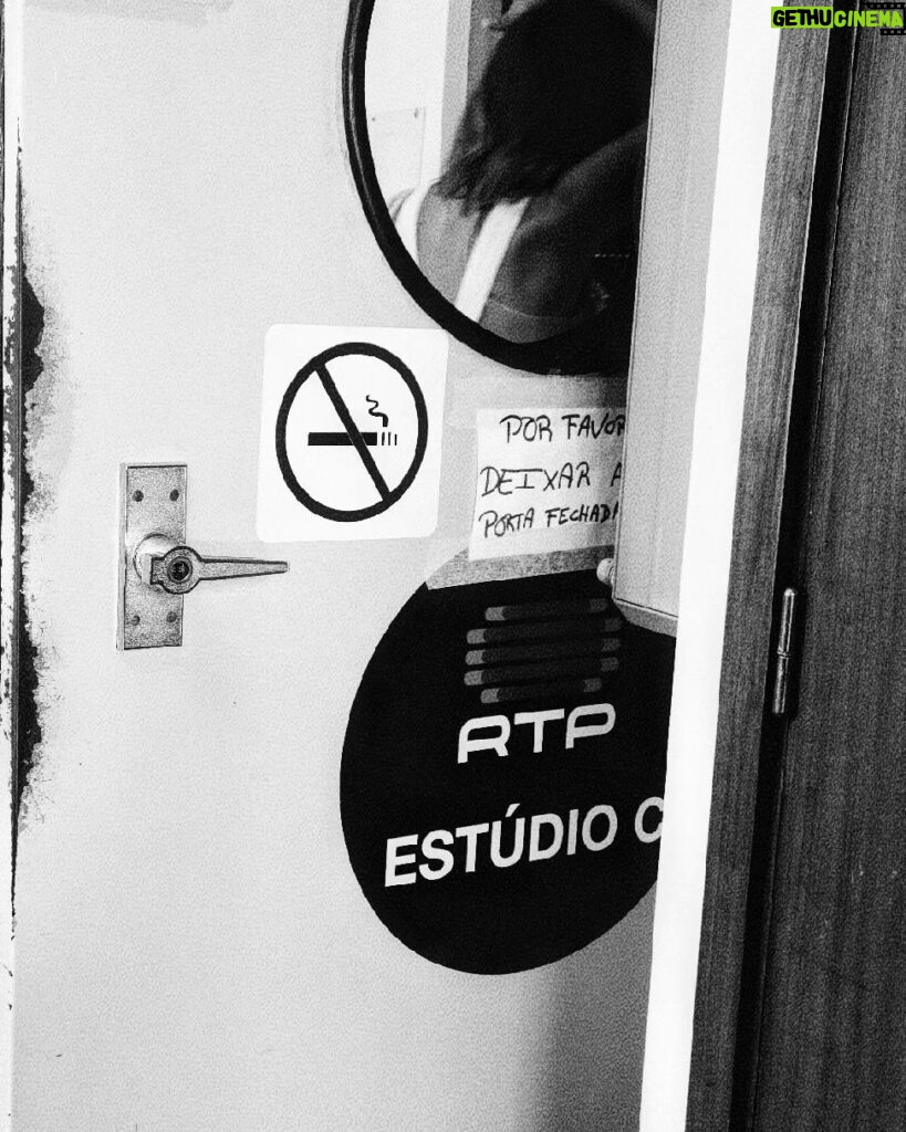 Miguel Cirillo Instagram - 🚫 @nuncaetardertp RTP - Rádio e Televisão de Portugal