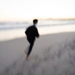 Miguel Cirillo Instagram - Gostas de fazer caminhadas? Adoras desafiar-te e conectar-te com o mundo? E ao fim do dia, quando o sol se põe ainda tens energia para mais, ainda vais praticar desporto? Admiro a tua dedicação e vontade mas sei que nada estraga mais a diversão do que umas bolhas dolorosas. Nunca pares nem deixes que as bolhas te impeçam de alcançar os objetivos! Com a COMPEED Bolhas, podes desfrutar de toda a ação que adoras sabendo que os pés vão estar sempre confortáveis e protegidos ☺️☺️ #AdeusAsBolhas @compeedportugal #PUB Porto, Portugal