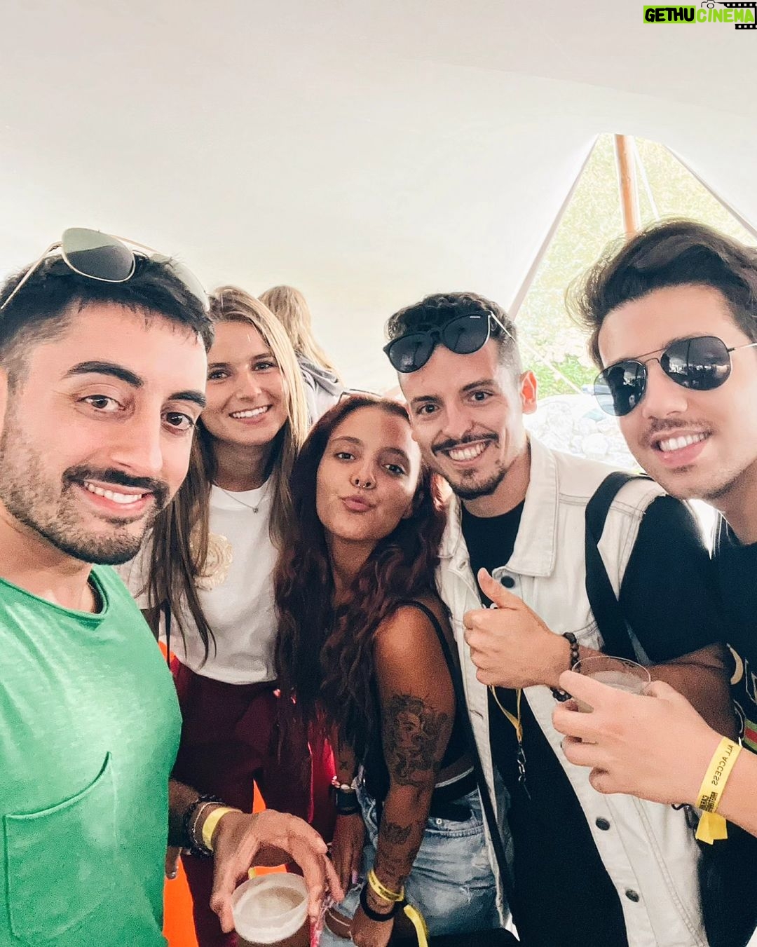 Miguel Cirillo Instagram - Este fim de semana viemos apoiar o grande @andre.vieira.racer ao @caramulomotorfestival! Obrigado ao @fitnessup_portugal por fazer acontecer algo mágico! Ficará para sempre 💛 🛞🏆🏎️ Caramulo Motorfestival