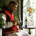 Miguel Cristovinho Instagram - Grémio Literário mais de 150 anos de história, arte, vontade de inspirar e ser inspirado. nunca me hei de cansar deste lugar, tenho sempre uma sensação de privilegio por estar aqui, poder olhar à volta e imaginar as ideias que se trocaram entre aquelas paredes. não sei se o alexandre herculano aprovaria o outfit mas tenho a certeza que se conversássemos nos entenderíamos. como toda a gente 📸 by @catiafigueiredo.photo