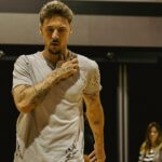 Miguel Cristovinho Instagram - por eso soy como soy porque yo se de donde vengo y es muy poco lo que tengo pero todo te lo doy registos bonitos de mais uma semana de ensaios // pela cara do cifrão o que acham que vamos dançar esta semana? // 📸 by @catiafigueiredo.photo