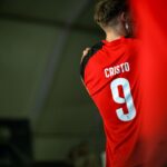 Miguel Cristovinho Instagram - lendários • a @radiocomercial convidou-me para vir dar uma perninha e ajudar os seniores contra a juventude da @cdd_fm , parece que afinal o sangue corre fresco nos velhotes… 12-7 👀 obrigado pelo convite 🤞🏼 parabéns à organização, já tinha saudades de uma peladinha e senti-me na final da champions • e uma vez que não me lesionei… até já, logo às 21:30h há bailarico