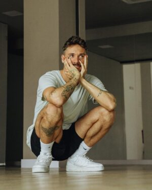 Miguel Cristovinho Instagram - estes são os meus moods durante a semana de ensaios… vou dar em maluco