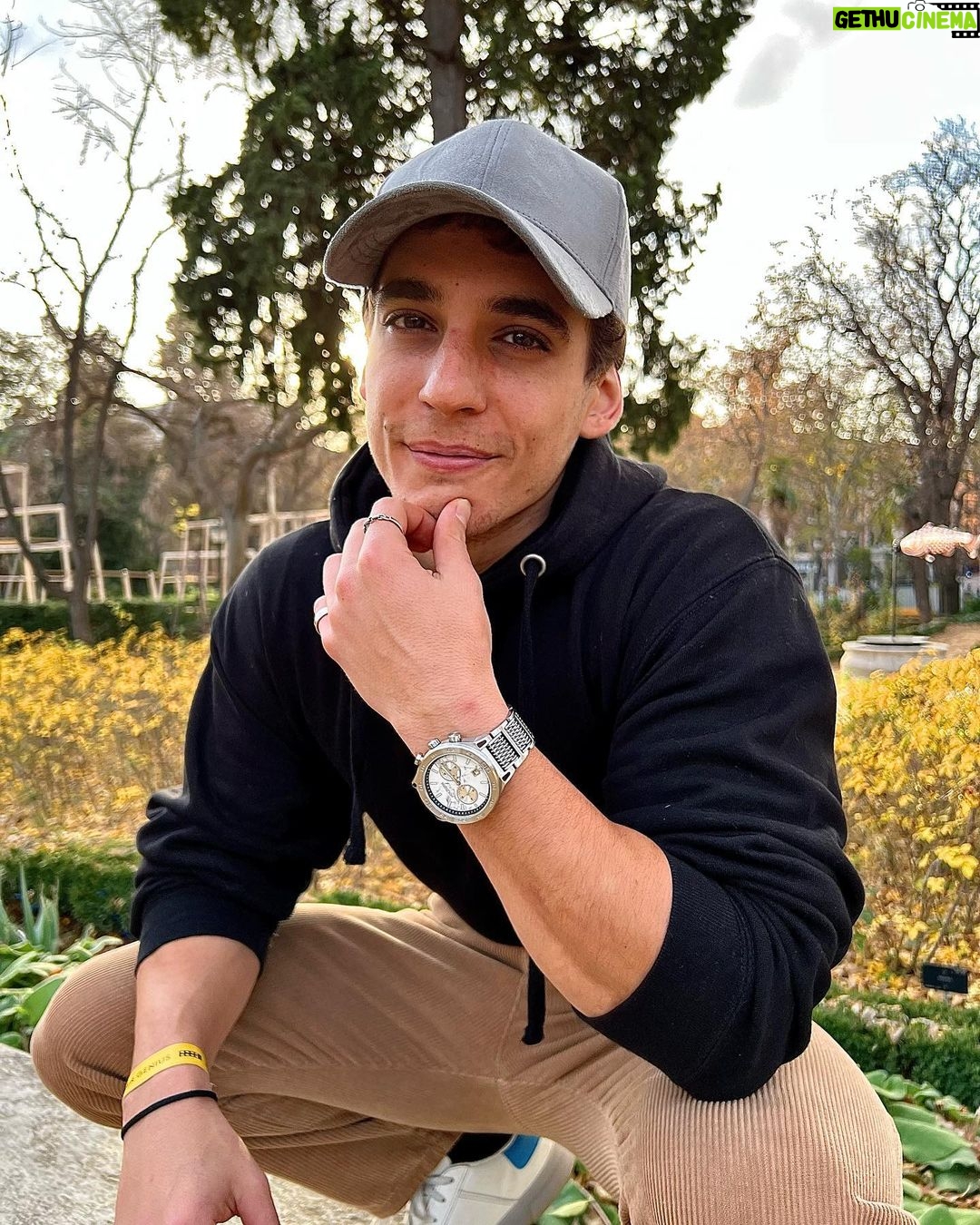 Miguel Herrán - 2 Million Likes - .. @holzkernwatches ..
Es una marca que no ha contactado conmigo para hacer publicidad.. Les he llamado yo.. Por que estoy enamorado de sus diseños y de su filosofía.
También he de decir que son gente muy bonita.. como sus productos.❤️
Para mi, eso es lo importante.
El resto.. dejo que lo juzguen ustedes mismos.😇
#timefornature #asuniqueasyou