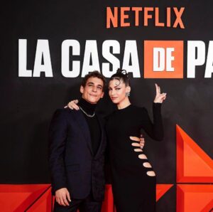 Miguel Herrán Instagram - Gracias una vez más a @garciamadrid 
Por vestirme tan bien siempre y con tan poco tiempo.😅
Gracias amigos!!❤️
Y gracias a todos los que nos habéis acompañado durante estos 5 años..
Mañana cerramos juntos una etapa preciosa.
Espero que la disfruten tanto como lo he hecho yo.😇