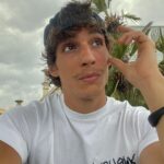 Miguel Herrán Instagram – La vida es todo eso que sucede a tu alrededor mientras piensas..

Un buen amigo mío siempre me dice dos cosas que me ayudan mucho cuando las cosas no van bien..
1. Problemas del primer mundo.
2. Pensar te debilita.