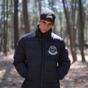 Miguel Herrán Instagram - Gracias!! @moncler por cuidarme tanto y por traerme ropa para el invierno!!☺️ @sergiozambon  #Moncler1952 #MonclerGenius ♥️

📸 @aitor.higuera