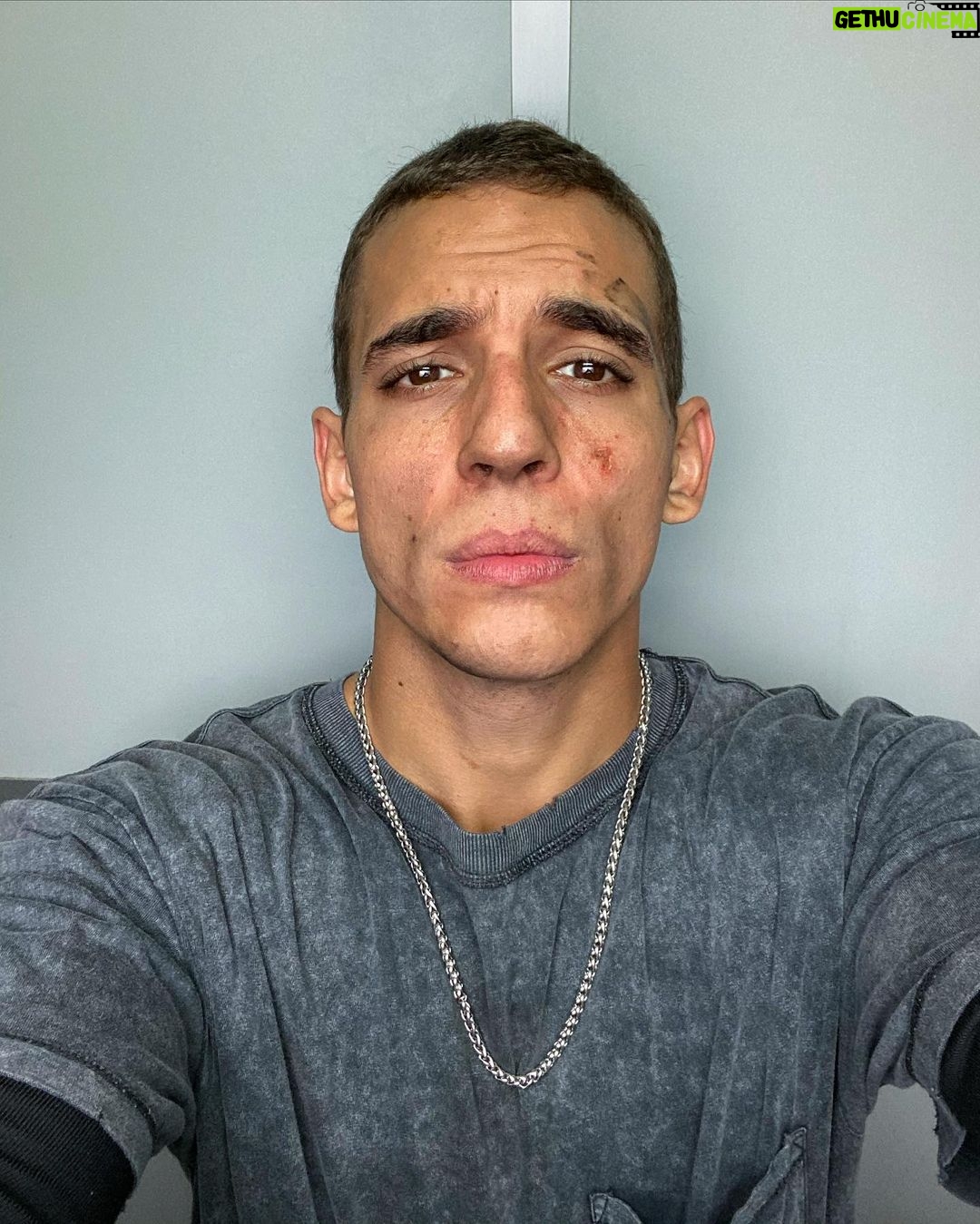 Miguel Herrán - 1.8 Million Likes - #quedateencasa