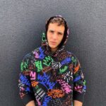 Miguel Herrán Instagram - He aquí mi última foto de la colaboración con @pullandbear y he de reconocer que me encanta su nueva colección! 🥰 #pullandbearcommunity