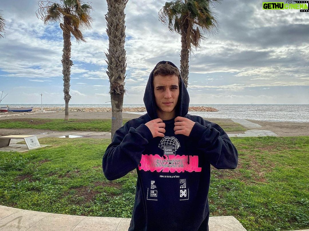 Miguel Herrán - 1.2 Million Likes - @pullandbear #pullandbearcommunity 🔥🔥😝🔥🔥
