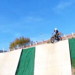 Miguel Herrán Instagram – Echo de menos a mis perros..
El entrenamiento..
Los paseos en todoterreno..
La comida..
La moto!..
Los viajes con amigos..
Mi pueblo y su frío..
Hacer el capullo con la bici..
Y a mí madre..
Este verano es diferente, no voy a tener nada de lo que me define como individuo.. 
TONTERÍAS !! Es cierto que lo echo mucho de menos. Pero no cambiaria ni por un instante la oportunidad de hacer lo que mejor se hacer.. jugar a ser otra persona.
Crear, probar e interpretar.
¡LAS MEJORES VACACIONES!