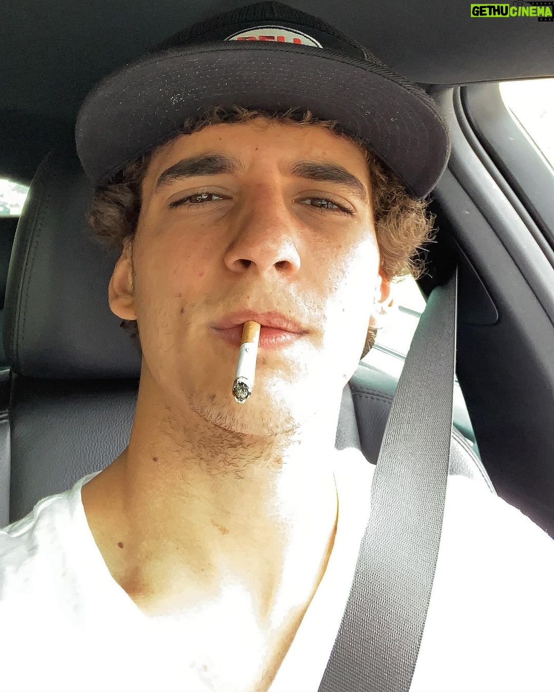 Miguel Herrán - 1.9 Million Likes - Yo y mi yo🤔
