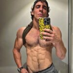 Miguel Herrán Instagram – Vuelvo a casa, ya no hay grasa..