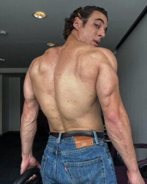 Miguel Herrán Instagram - Amenitie