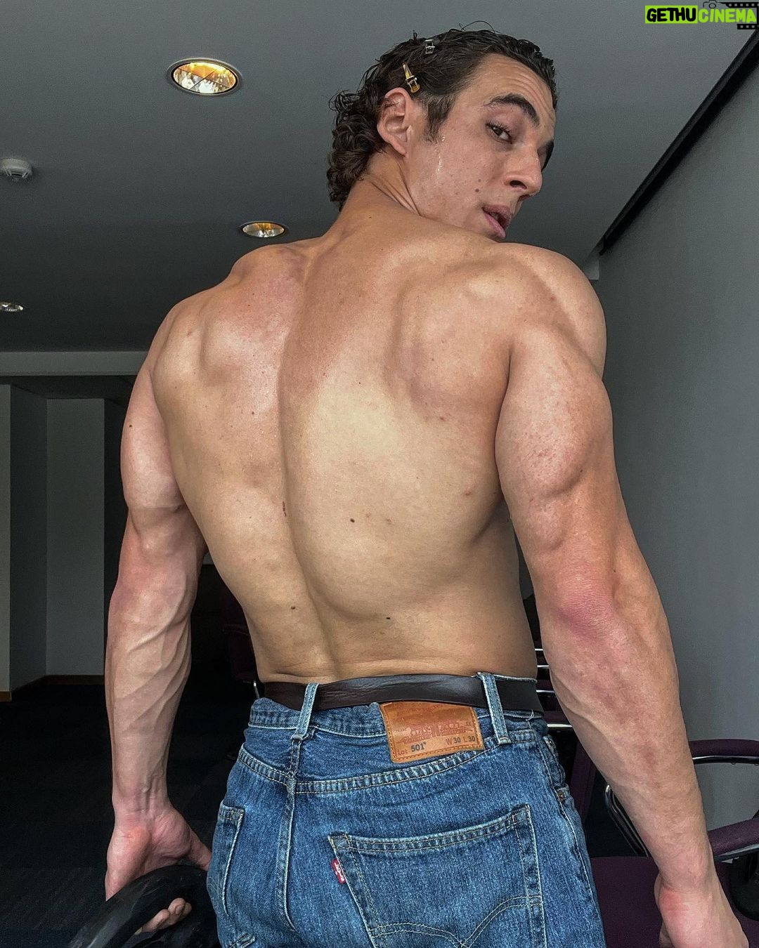 Miguel Herrán - 1.1 Million Likes - Amenitie