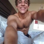 Miguel Herrán Instagram - Asi te quedas cuando al despertarte coges el movil y ves que 3 millones de personas sufren y disfrutan contigo.. Estoy feliz por como estais disfrutando de elite y por todo el cariño que estamos recibiendo desde todas partes del mundo.. sois increíbles!!😊 Y quiero daros las gracias por que sin vosotros nada de esto seria posible. @elitenetflix Bogotá, Colombia