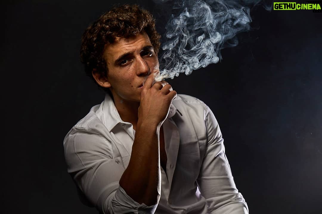 Miguel Herrán Instagram - Fumando espero al @cucocuervo que yo quiero.. ❤