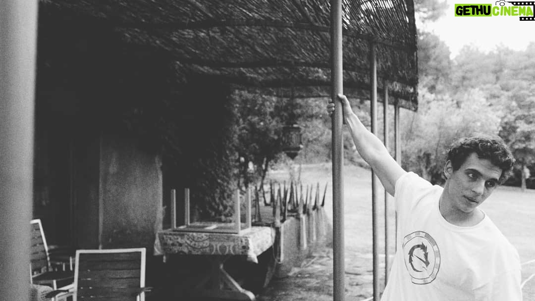 Miguel Herrán Instagram - Yo hago el gilipollas y @aitor.higuera lo convierte en arte.. una buena simbiosis😊