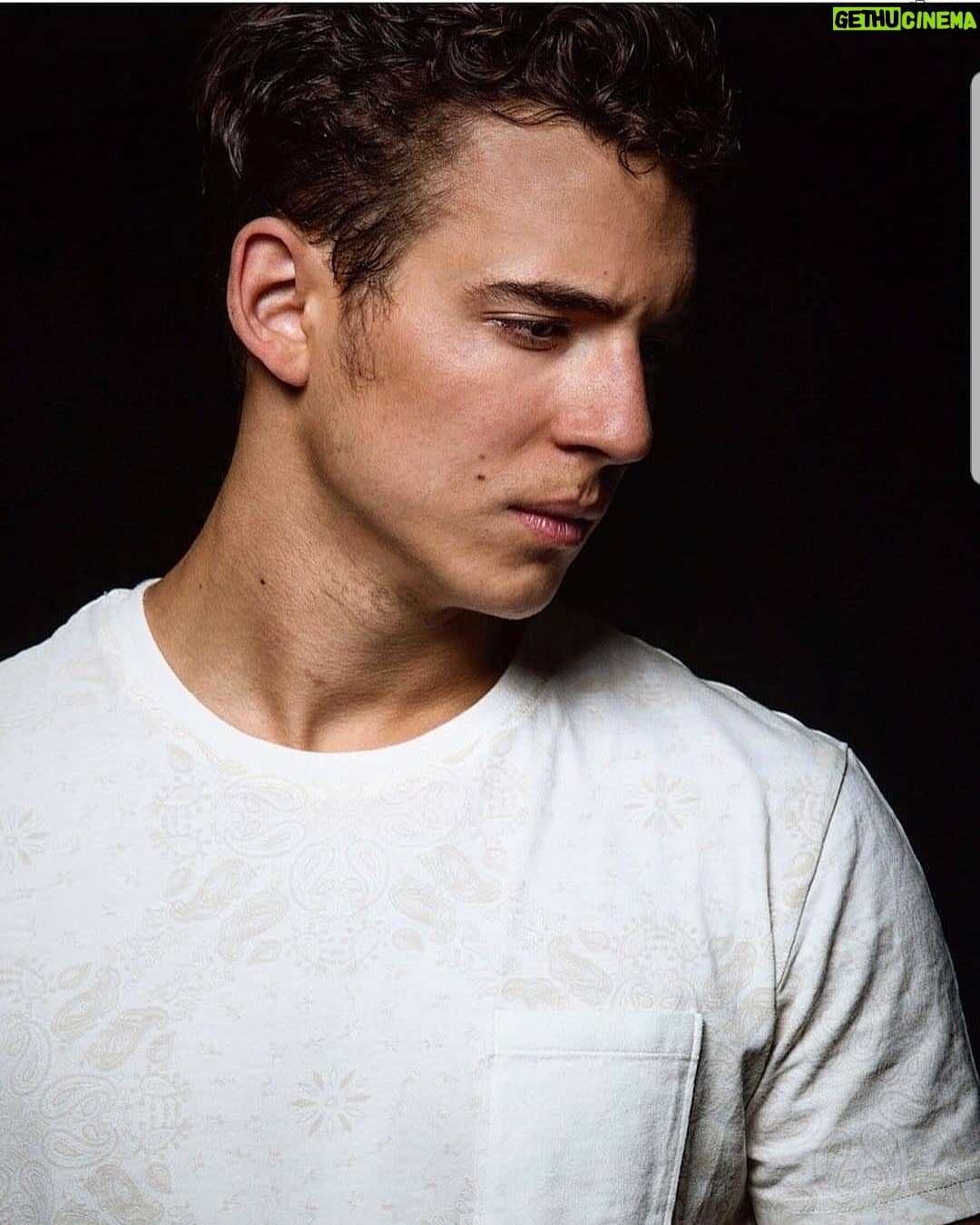 Miguel Herrán Instagram - Foto recuperada de mi primera sesion de fotos con el maravilloso @cucocuervo 😊