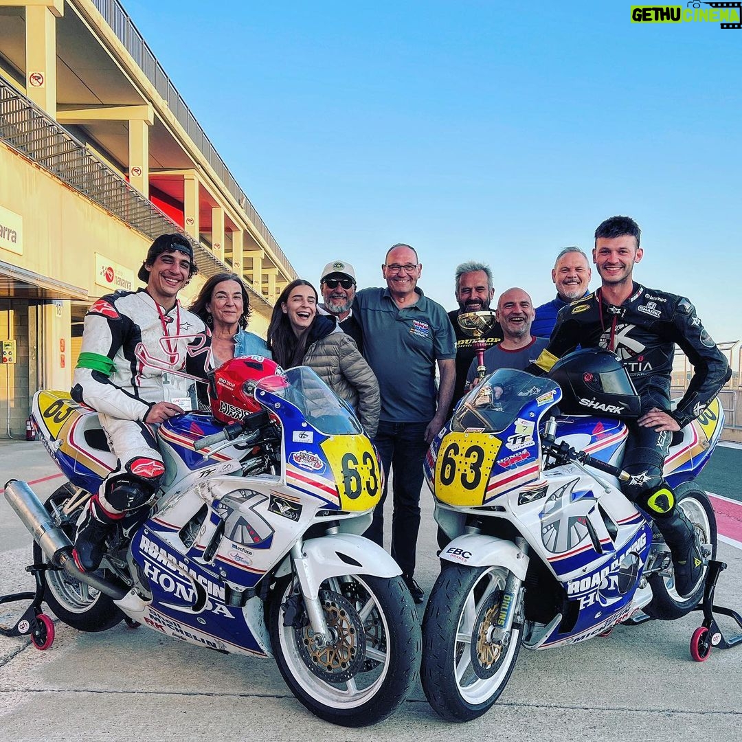 Miguel Herrán Instagram - Gracias a todos por la oportunidad y la experiencia. Ayer cumplí mi sueño de ser un “piloto”😅. Pude correr la resistencia de 4 horas con @victorlopez_iomracer en el @circuitodenavarra e hicimos podio quedando los 2* de nuestra categoría!😊 Gracias también a @alpinestars !! Perdí casi toda mi equipación en el incendio de mi casa y ellos me lo han repuesto todo!❤️