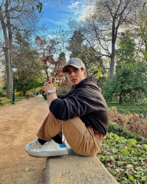 Miguel Herrán Instagram - .. @holzkernwatches ..
Es una marca que no ha contactado conmigo para hacer publicidad.. Les he llamado yo.. Por que estoy enamorado de sus diseños y de su filosofía.
También he de decir que son gente muy bonita.. como sus productos.❤️
Para mi, eso es lo importante.
El resto.. dejo que lo juzguen ustedes mismos.😇

 #timefornature #asuniqueasyou