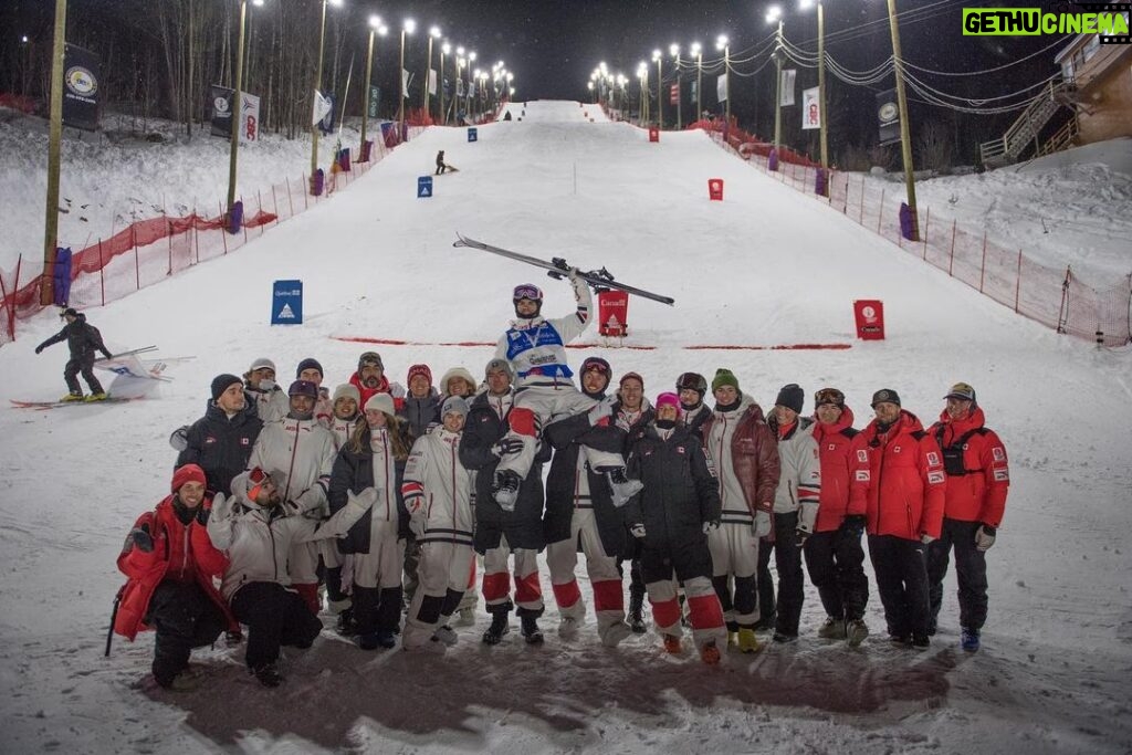 Mikaël Kingsbury Instagram - Last night was insane🥈💨💨💨 Congrats to the speedy Sweds @walterwallberg and @filipgravenfors and to my teammates on a great weekend👊🏼 On to the next one📈 📸 @heonjulien #77wins #110podiums Val St Côme Station de Ski