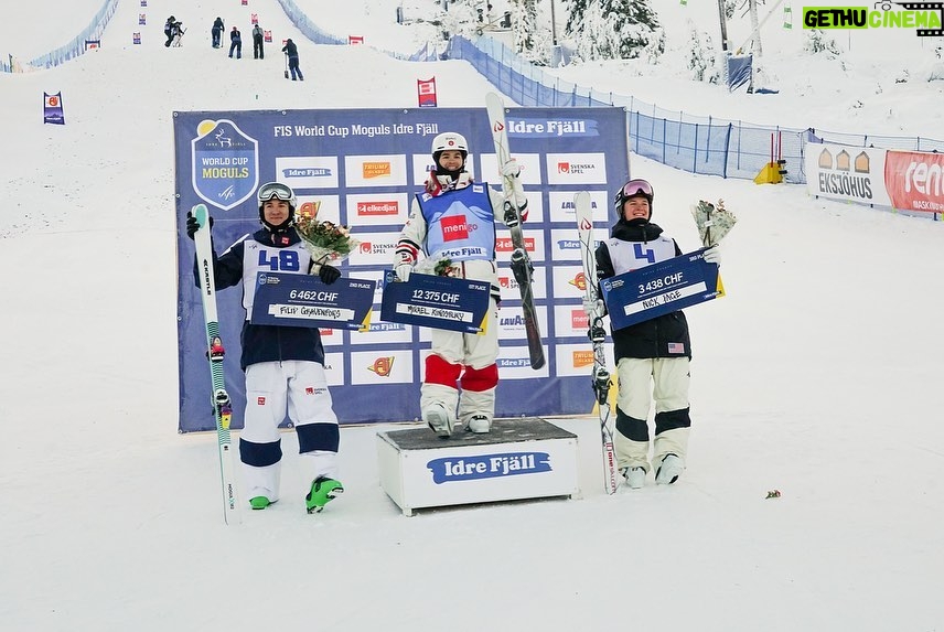 Mikaël Kingsbury Instagram - P1!!!!!!!🥇 What a good week in Sweden🥈🥇 Congrats on your first podium @filipgravenfors ⚡💨💨 France World Cup next👊🏼 #76 Stockholm Arlanda Airport