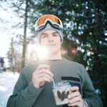 Mikaël Kingsbury Instagram - Les gens me demandent souvent ce que je mange pour le déjeuner. Eh bien, maintenant vous le savez! Retrouvez mon pot HOLOS en édition limitée en magasins tels qu’IGA à travers le Québec. Swipe à gauche pour le dévoilement du pot! @liveholos I love how the team at HOLOS got creative with the launch of my limited edition jar 🤩 But the best part is what’s in the jar!