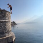 Mikaël Kingsbury Instagram - Buongiorno 🇮🇹🤌🏼🥶 📱@berkley_brown Lago di Como