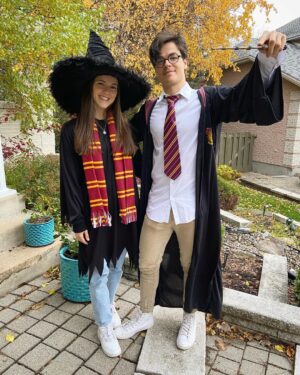Mikaël Kingsbury Instagram - Trick or treat 👻🎃⚡️💀